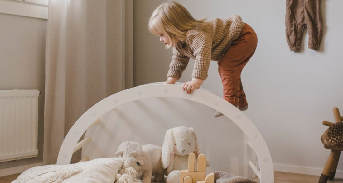 3 Raisons d'Adopter l'Arche d'Escalade Multifonctions Montessori : Un Investissement Durable pour le Développement de Votre Enfant - Monti Family