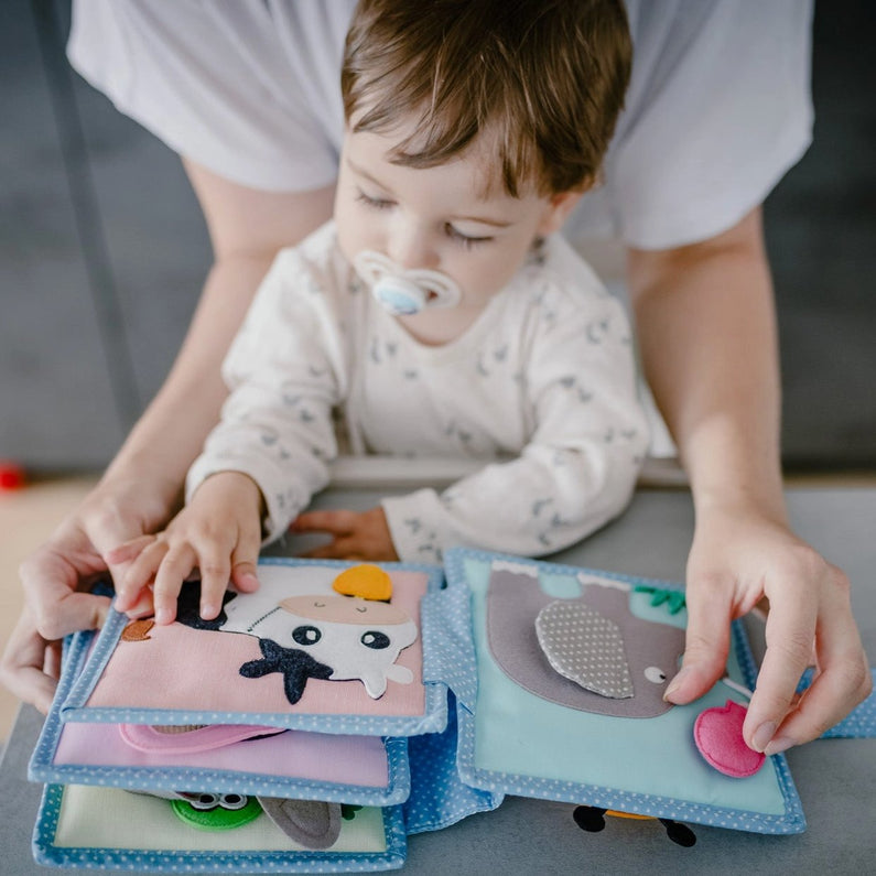 Mini Quiet Book - Petite abeille - Monti Family